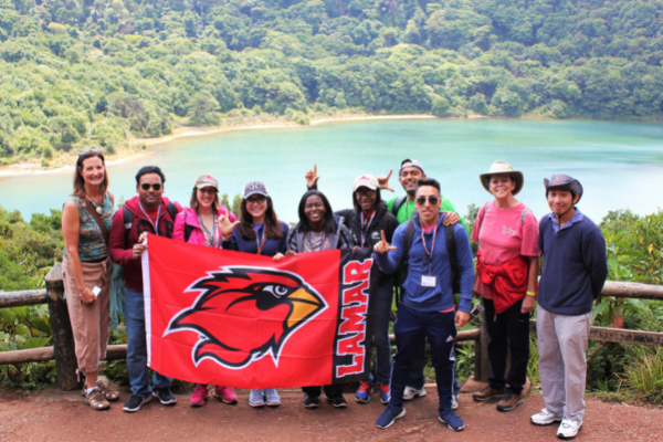 Did you know that faculty can teach one of their courses to LU students abroad?